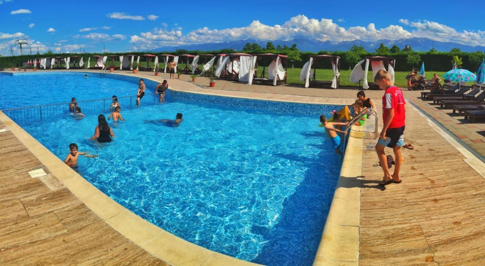 Aqua Club Elatis Hotel Avrig Exterior foto
